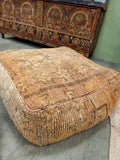 Vintage berber pouf